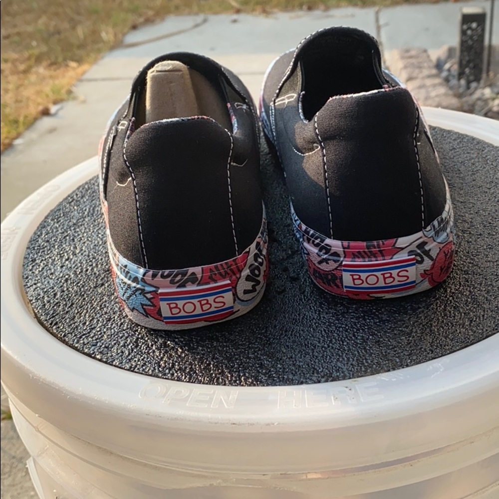 Shoes - Picture 3 of 4